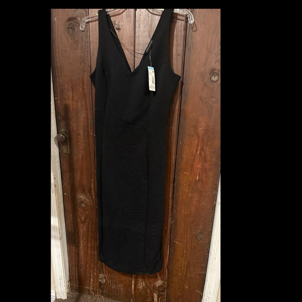 NWT Metaphor Collection Women’s Small classic black sleeveless slimming dress